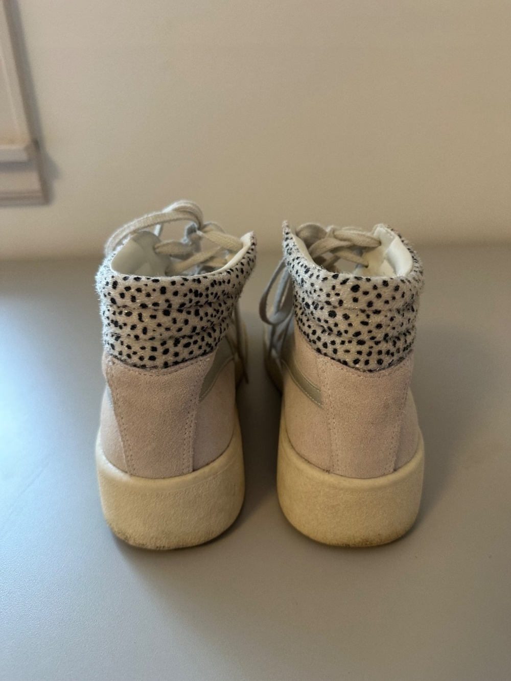 Gola Baseline Savanna Hi-Top Sneakers in White and Cheetah Print | Size 7 - Picture 6 of 8